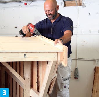 Trekantliste på shelter Trekantliste på shelter monteres